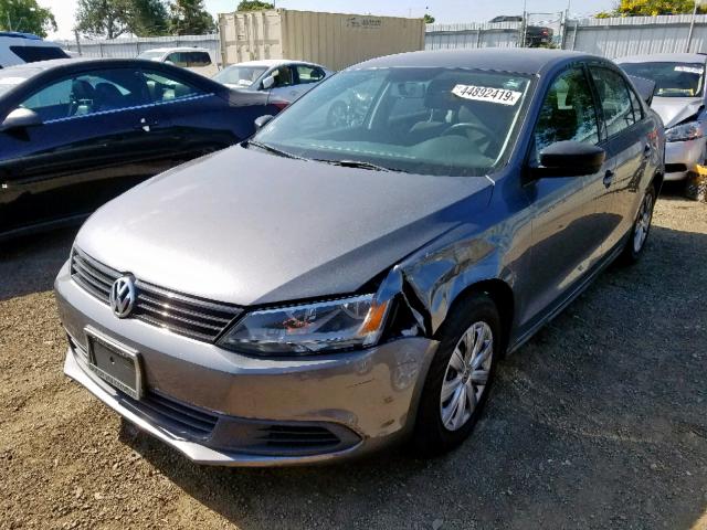 3VW2K7AJ3EM243161 - 2014 VOLKSWAGEN JETTA BASE GRAY photo 2