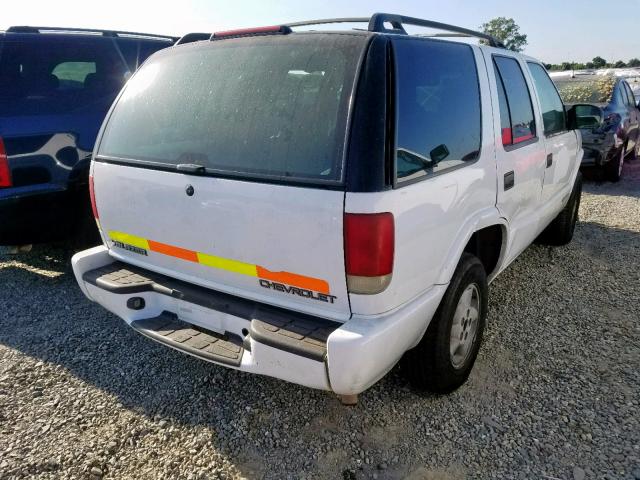 1GNDT13W6YK145369 - 2000 CHEVROLET BLAZER WHITE photo 4