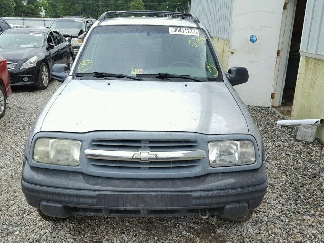 2CNBJ734916949855 - 2001 CHEVROLET TRACKER ZR SILVER photo 9