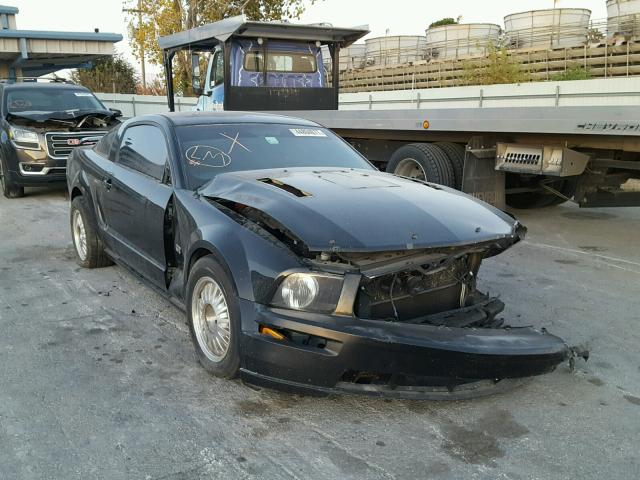 1ZVHT82HX55251398 - 2005 FORD MUSTANG GT BLACK photo 1