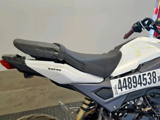 MLHJC7511J5009894 - 2018 HONDA GROM 125 WHITE photo 17