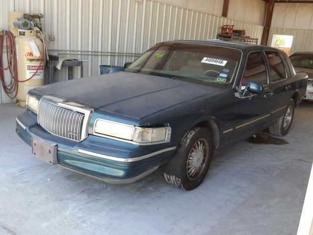 1LNLM82WXSY674240 - 1995 LINCOLN TOWN CAR S GREEN photo 2