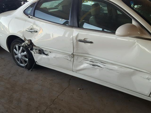 2G4WD582071108713 - 2007 BUICK LACROSSE C WHITE photo 9