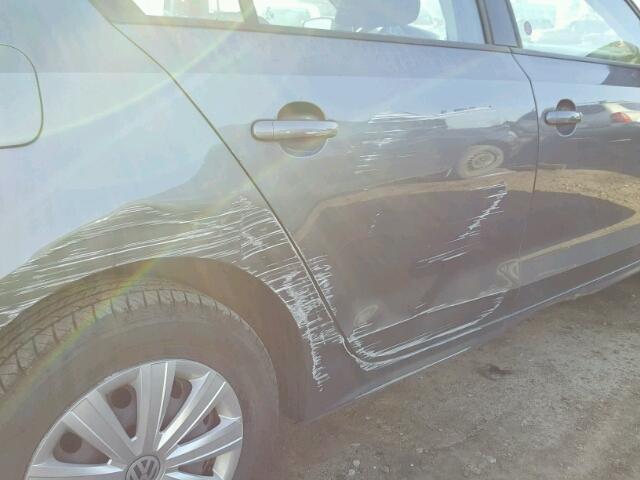 3VW2K7AJ9DM426594 - 2013 VOLKSWAGEN JETTA BASE Մոխրագույն լուսանկար 9