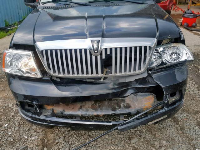 5LMFU28556LJ27966 - 2006 LINCOLN NAVIGATOR შავი ფოტო 9