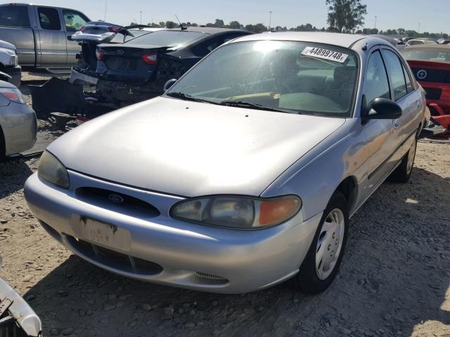 1FAFP10P2WW241644 - 1998 FORD ESCORT LX SILVER photo 2