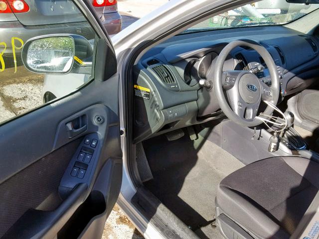 KNAFU5A23C5511444 - 2012 KIA FORTE EX SILVER photo 9