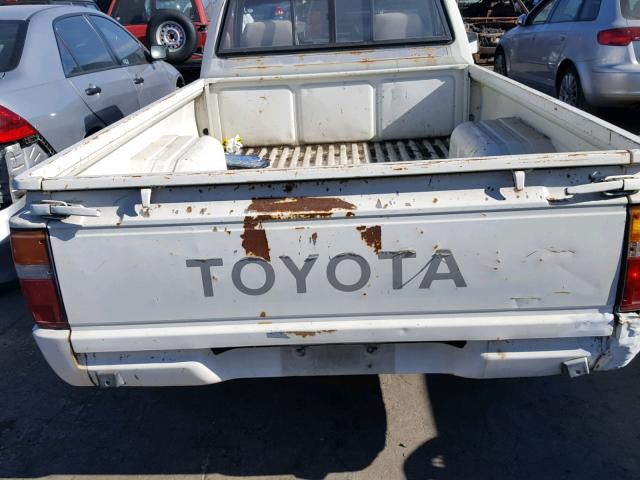 JT4RN55R5E0006848 - 1984 TOYOTA PICKUP 1/2 WHITE photo 6