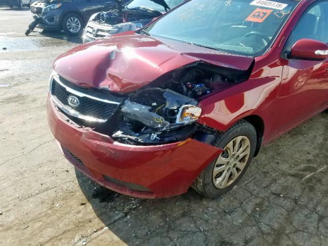 KNAFU4A20A5863632 - 2010 KIA FORTE EX RED photo 9