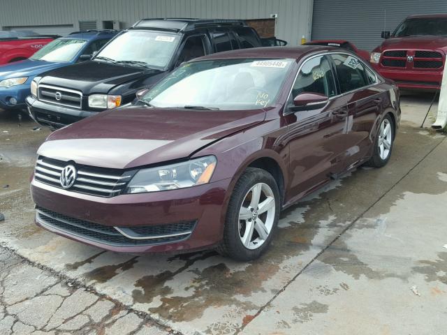 1VWBH7A3XCC038077 - 2012 VOLKSWAGEN PASSAT SE MAROON photo 2