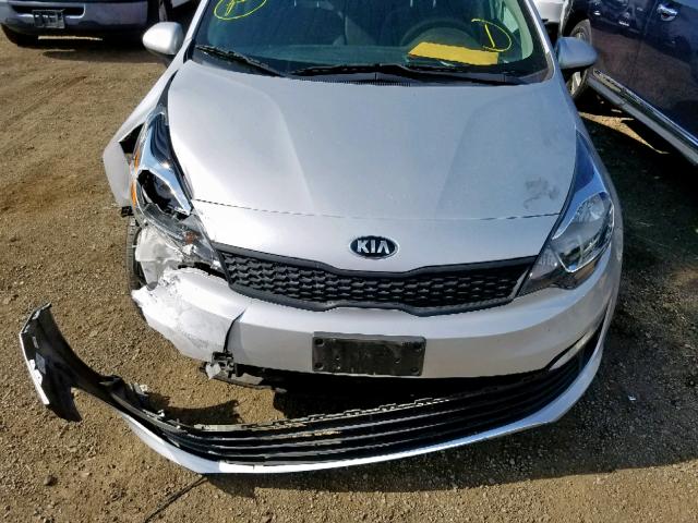 KNADM4A30H6119761 - 2017 KIA RIO LX SILVER photo 9