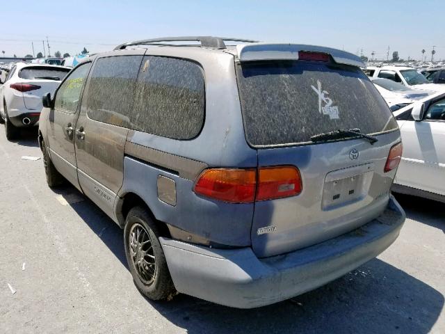 4T3ZF13C4XU145968 - 1999 TOYOTA SIENNA LE YELLOW photo 3