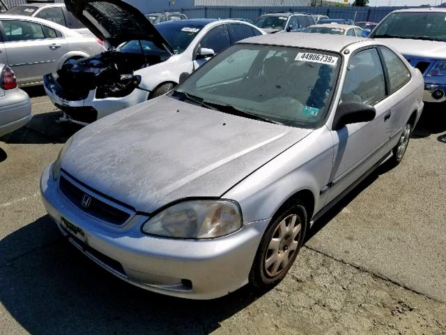 1HGEJ6125YL098637 - 2000 HONDA CIVIC DX SILVER photo 2