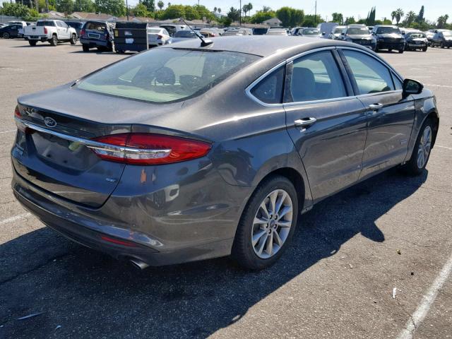 3FA6P0PU0JR110343 - 2018 FORD FUSION SE GRAY photo 4