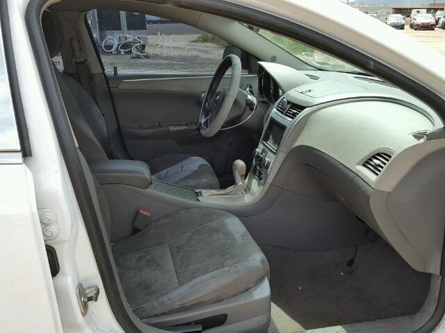 1G1ZA5E00AF155164 - 2010 CHEVROLET MALIBU LS თეთრი ფოტო 5