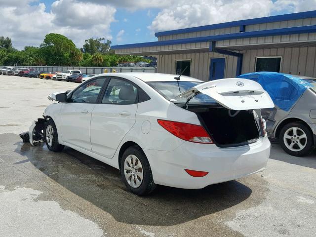 KMHCT4AE2GU011523 - 2016 HYUNDAI ACCENT SE WHITE photo 3