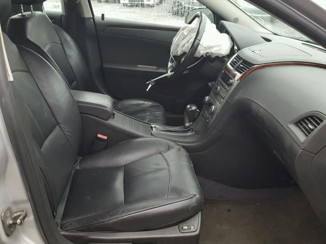 1G1ZE5E78BF295305 - 2011 CHEVROLET MALIBU LTZ 银色 照片 5