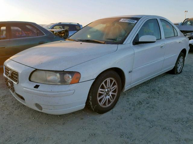 YV1RS640852459015 - 2005 VOLVO S60 WHITE photo 2