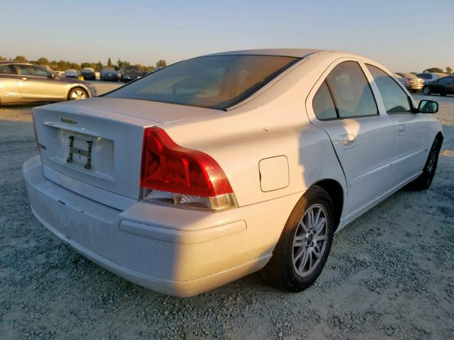 YV1RS640852459015 - 2005 VOLVO S60 WHITE photo 4