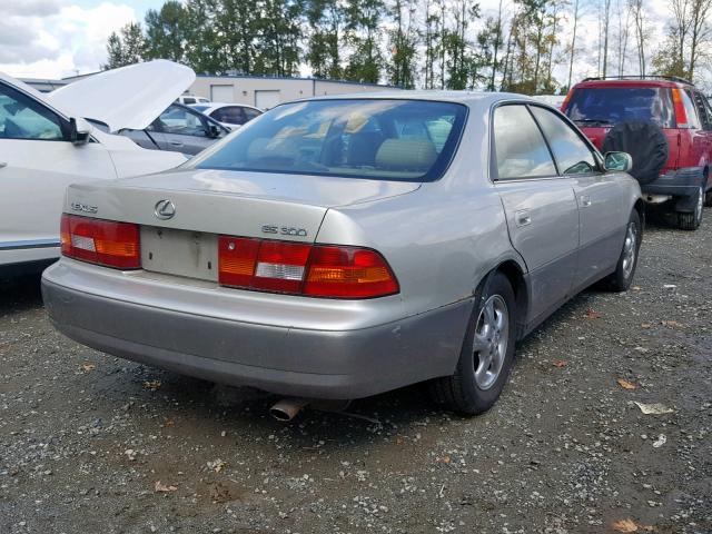 JT8BF22GXV0067546 - 1997 LEXUS ES 300 SILVER photo 4