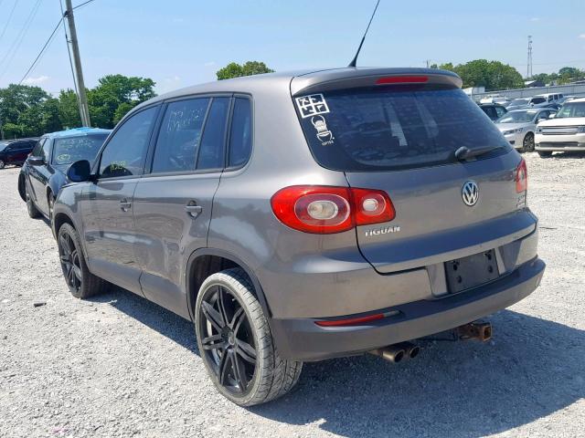 WVGBV7AX9AW521744 - 2010 VOLKSWAGEN TIGUAN SE GRAY photo 3