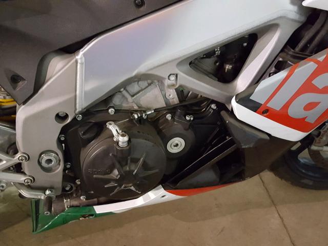 ZD4RKUA47ES000295 - 2014 APRILIA RSV4 R SILVER photo 7