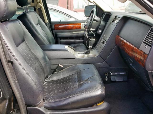 5LMFU28R53LJ20899 - 2003 LINCOLN NAVIGATOR შავი ფოტო 5