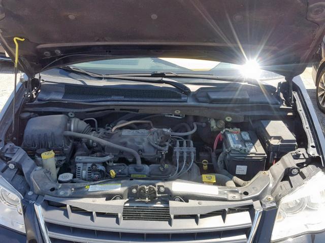 2A4RR4DE1AR103973 - 2010 CHRYSLER TOWN & COU BLACK photo 7