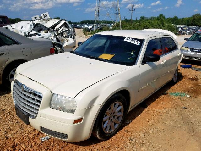 2C3KA43R57H747076 - 2007 CHRYSLER 300 WHITE photo 2