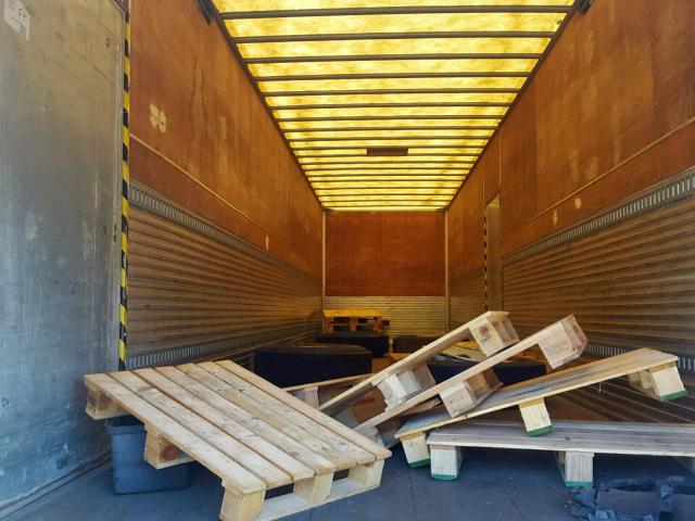 1UYVS2406BG002403 - 2009 UTILITY TRAILER ბეჟი ფოტო 5