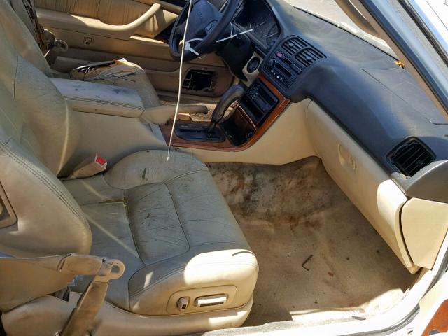 JH4KA827XMC012206 - 1991 ACURA LEGEND LS WHITE photo 5