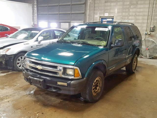 1GNDT13W0T2124042 - 1996 CHEVROLET BLAZER GREEN photo 2