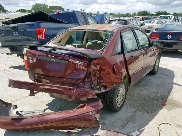 1FAFP34N16W166634 - 2006 FORD FOCUS ZX4 MAROON photo 4