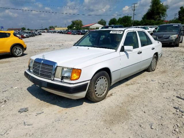 WDBEA30D3NB561763 - 1992 MERCEDES-BENZ 300 E WHITE photo 2