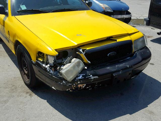 2FAFP71W86X119061 - 2006 FORD CROWN VICT YELLOW photo 9