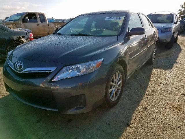 4T1BB3EK8BU139816 - 2011 TOYOTA CAMRY HYBR GRAY photo 2