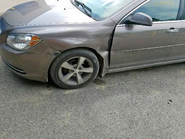 1G1ZC5E03CF208243 - 2012 CHEVROLET MALIBU 1LT 金色 照片 9