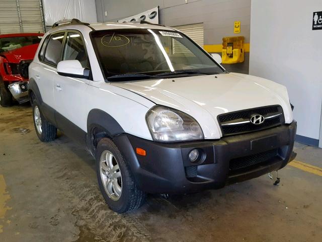 KM8JN12D28U859988 - 2008 HYUNDAI TUCSON SE WHITE photo 1