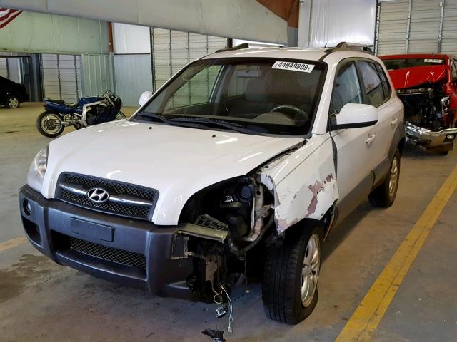 KM8JN12D28U859988 - 2008 HYUNDAI TUCSON SE WHITE photo 2