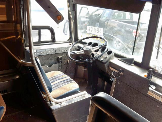 1M89CM6A1DP038275 - 1983 MOTOR COACH INDUSTRIES TRANSIT BU SILVER photo 5