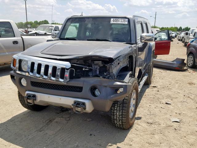 5GTEN13E388136147 - 2008 HUMMER H3 GRAY photo 2