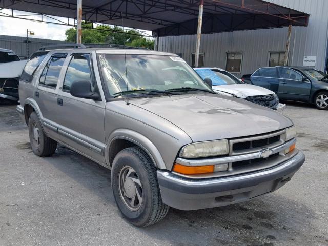 1GNDT13W3W2288082 - 1998 CHEVROLET BLAZER GRAY photo 1