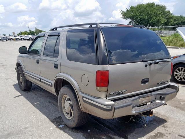 1GNDT13W3W2288082 - 1998 CHEVROLET BLAZER GRAY photo 3