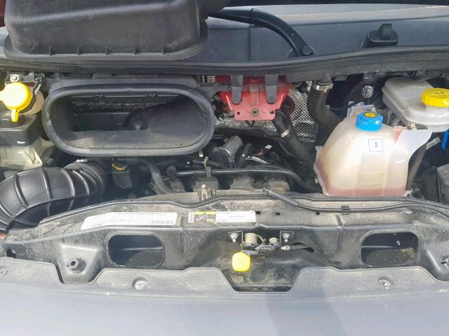 3C6TRVNG6JE154296 - 2018 RAM PROMASTER 栗色 照片 7