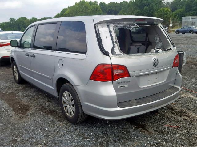 2V8HW44139R601373 - 2009 VOLKSWAGEN ROUTAN S SILVER photo 3