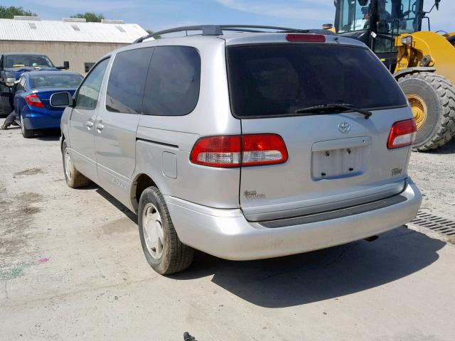 4T3ZF13C62U506061 - 2002 TOYOTA SIENNA LE SILVER photo 3