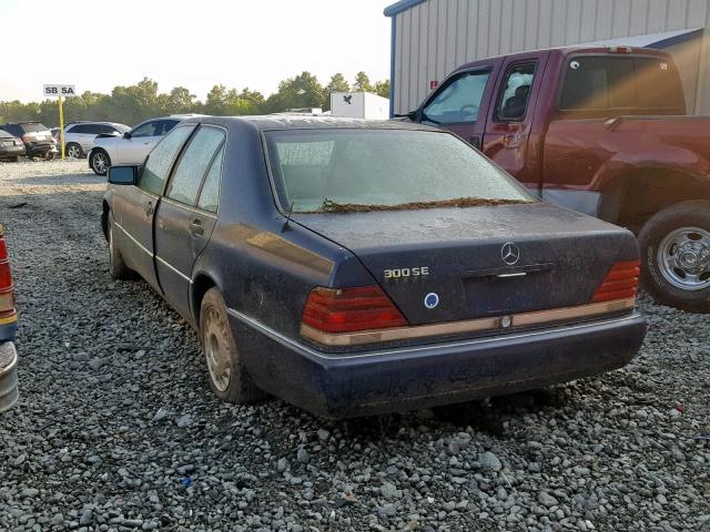 WDBGA32E9NA026635 - 1992 MERCEDES-BENZ 300 SE BLUE photo 3