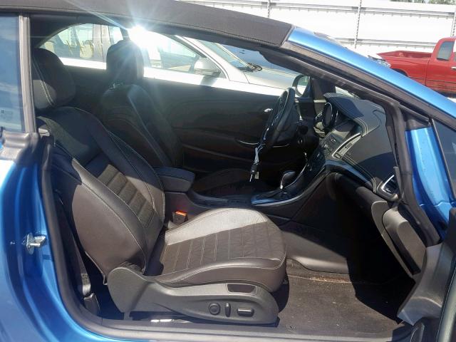 W04WJ3N50HG084458 - 2017 BUICK CASCADA SP BLUE photo 5