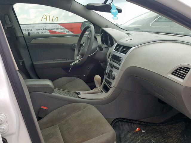 1G1ZC5EB3A4110582 - 2010 CHEVROLET MALIBU 1LT WHITE photo 5