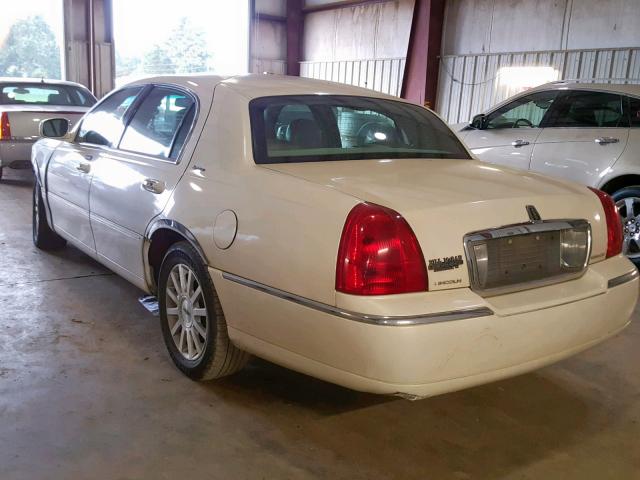 1LNHM81W07Y613381 - 2007 LINCOLN TOWN CAR S WHITE photo 3